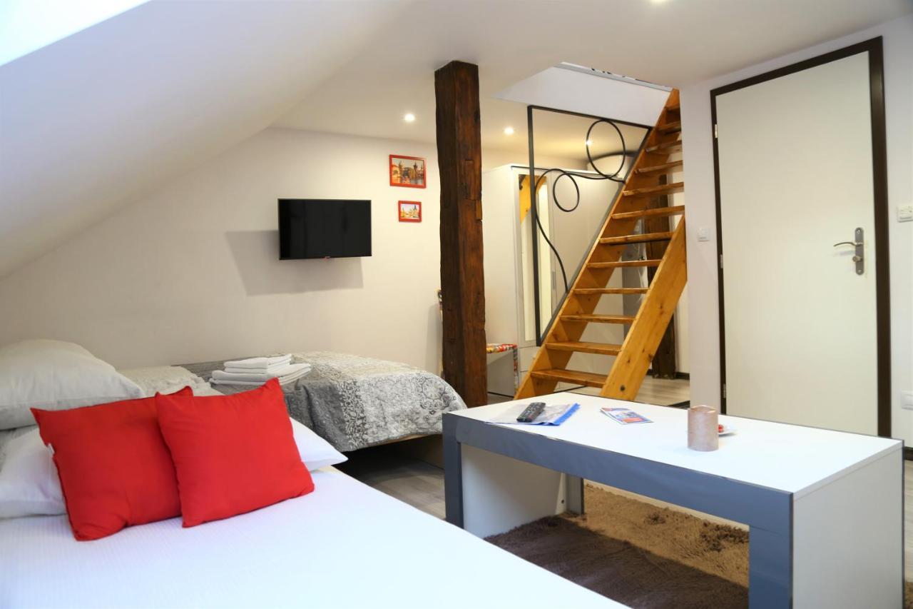 Aparthotel Republic Square Loft Praga